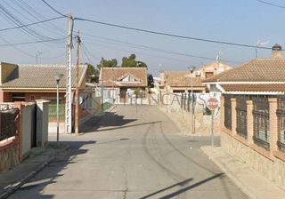 Casa aparellada  Cl pero moro   chozas de canales (toledo). Vivienda unifamiliar adosada ocupada por persona sin justo títul