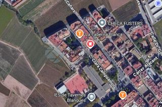 Pis a CL CLARA CAMPOAMOR  Es: Pl: Pt:  TAVERNES BLANQUES (VALENCIA)