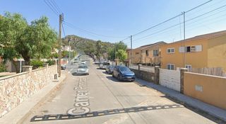 Semi detached house  Cl principal  parcela   canyelles (barcelona)