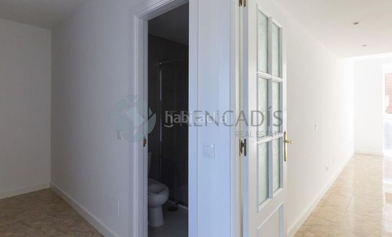 Foto 33fb44a2-f520-4355-824c-de9b8585c3b5. Pis a Valdeacederas Madrid