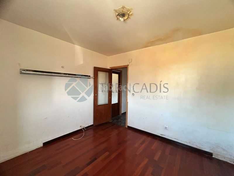 Foto a60f2bce-f909-46b2-b4e6-f286f4464130. Piso en Centro Chiva