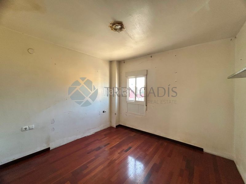Foto f5d9f5ec-ef77-4388-82f8-a34922274789. Piso en Centro Chiva