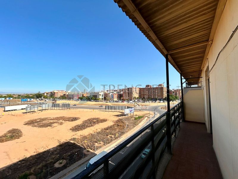 Foto f1629ab2-631f-4467-9904-e6b16ab2c5c6. Pis a Camí Reial Valencia