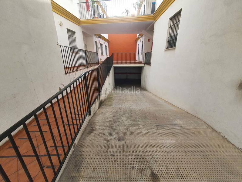 Foto 1cc39a83-b6cc-445f-8682-2edd534d0e0a. Parking voiture dans Camas