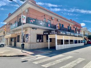 Local Comercial a Javier lasso de la vega 17. Venta de barcafeteríaheladería y restaurante en san josé de la r