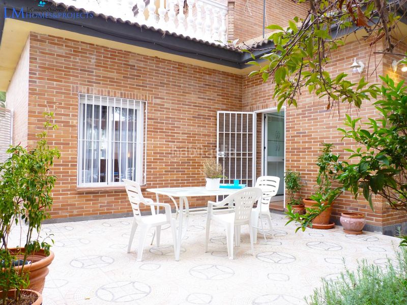 Foto d949d5a9-ff3b-4d25-a1de-50a9ce6d310c. Xalet amb calefacció aparcament piscina a Carmona