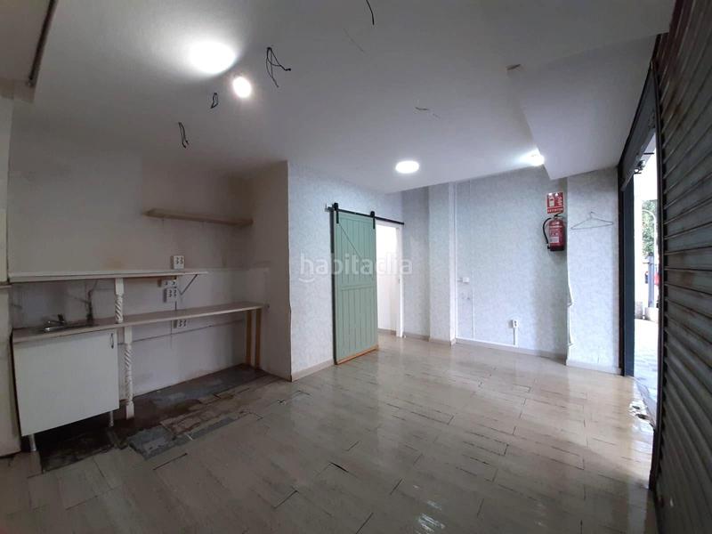 Foto aeac1089-819d-4ec1-bc10-cef3e9116a2c. Lloguer local comercial a San Carlos - San José Sevilla