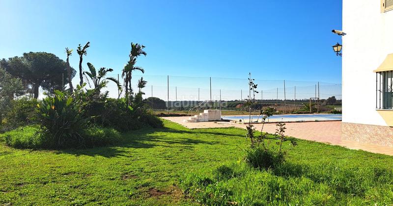 Foto 3976c329-4e08-4a18-812d-765bcf077c85. Casale con parcheggio piscina in Mairena del Alcor