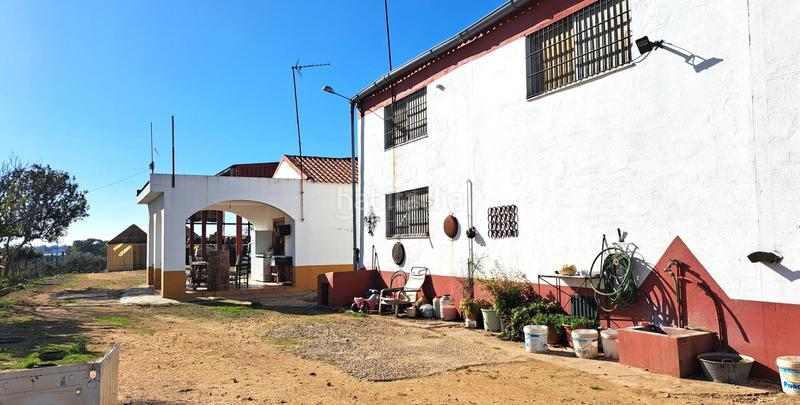 Foto b44b61aa-fecd-465f-8009-ac2c305d051d. Casale con parcheggio piscina in Mairena del Alcor