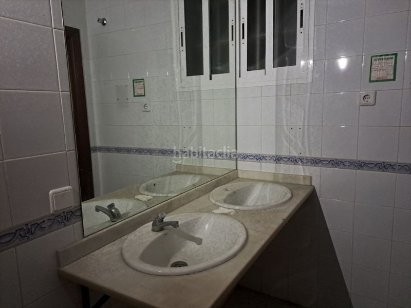 Foto 9c0b1e77-b430-4e81-afad-f635b279e1d9. Lloguer local comercial a Villaverde del Río