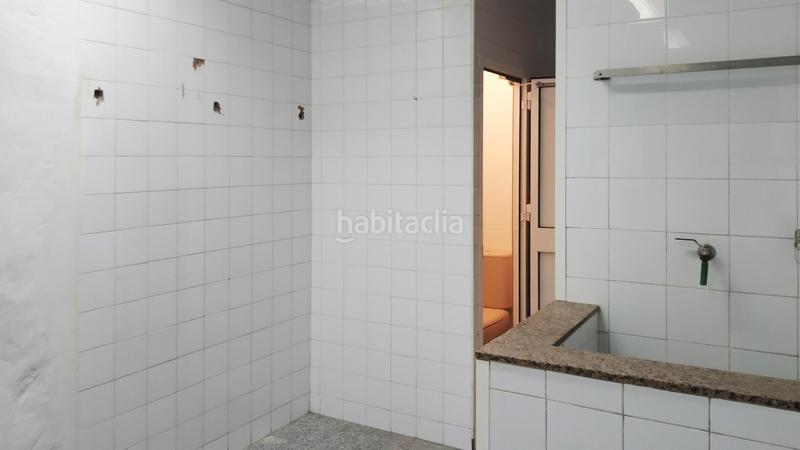 Foto b6f0607a-1fc3-4f78-8fdc-fcebd89041e8. Locale commerciale in calle jose vazquez vals 5 in Alcalá de Guadaira