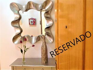 Location Appartement à Avenida emilio lemos 20. En alquiler precioso piso amueblado con terraza, garaje y traste