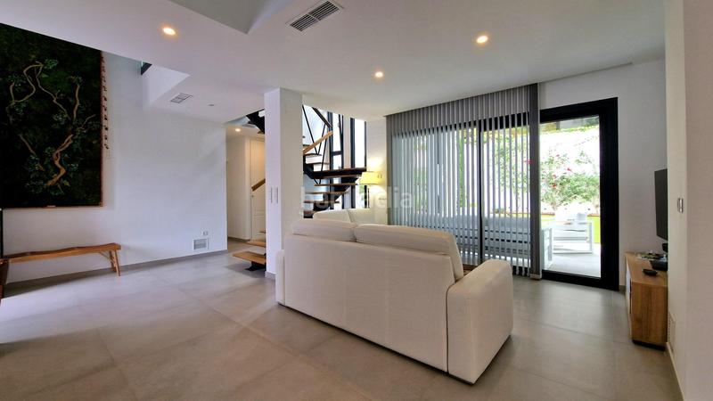 Foto 09baa089-4e11-4419-bfe0-8618cfb8db8d. Chalet mit parking in Valencina de la Concepción