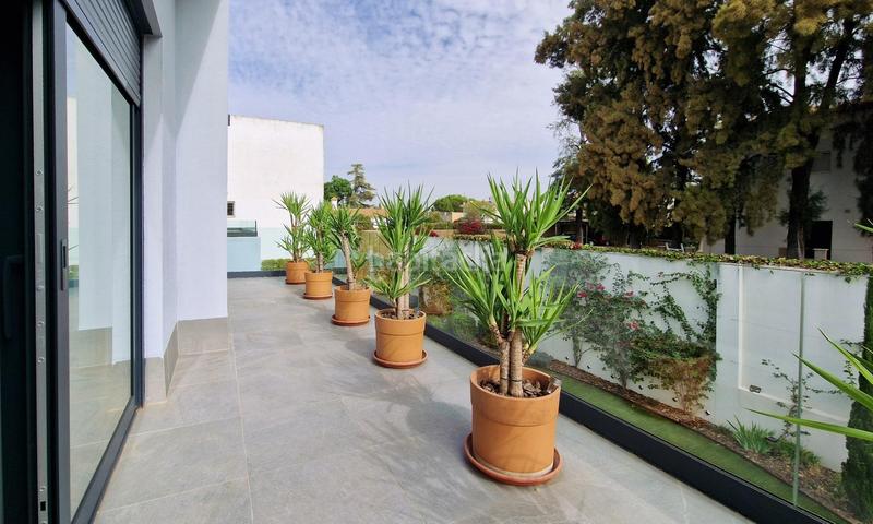 Foto 31f5cb51-3429-4535-ab86-bf6a1e0109ac. Chalet mit parking in Valencina de la Concepción