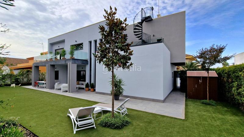 Foto 62dec27b-f49b-4f0c-974b-002d9de942f7. Chalet mit parking in Valencina de la Concepción