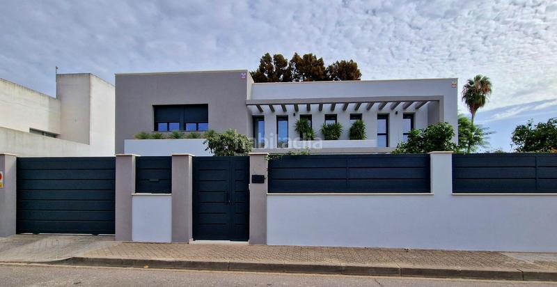 Foto 7ad38b8d-daa9-4885-a670-a4fa0cf55b64. Chalet mit parking in Valencina de la Concepción