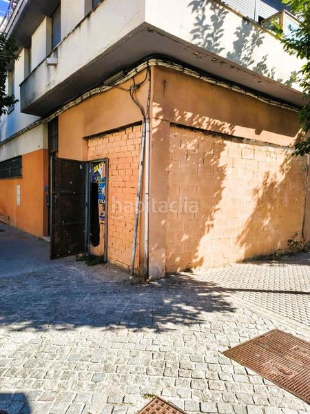 Foto 455b9e15-4091-488c-9d0a-5e319f7d3c4b. Geschäftsraum in calle de virgilio mattoni 24 in El Cerro Sevilla