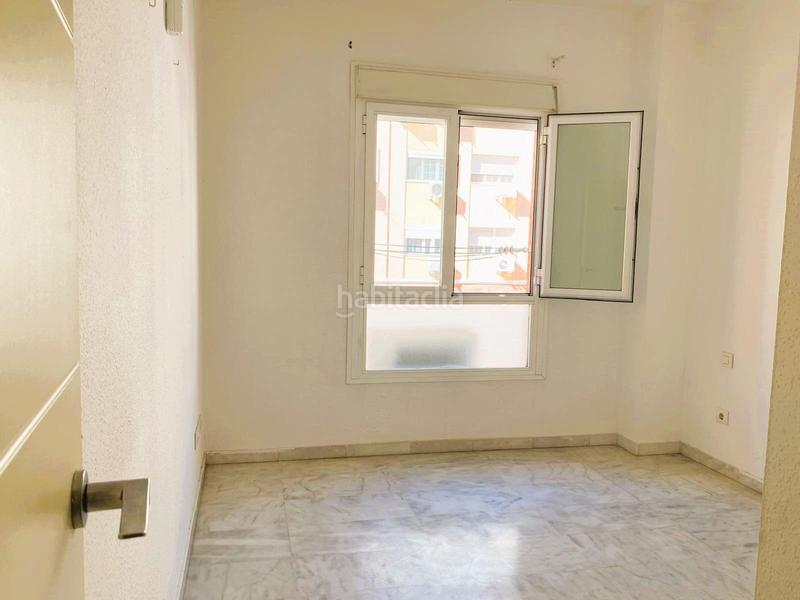 Foto ded4d0cf-41cc-4e95-93d4-4a9f179f5f09. Pis a avenida de la aeronáutica 9 a Urbadiez - Entrepuentes Sevilla