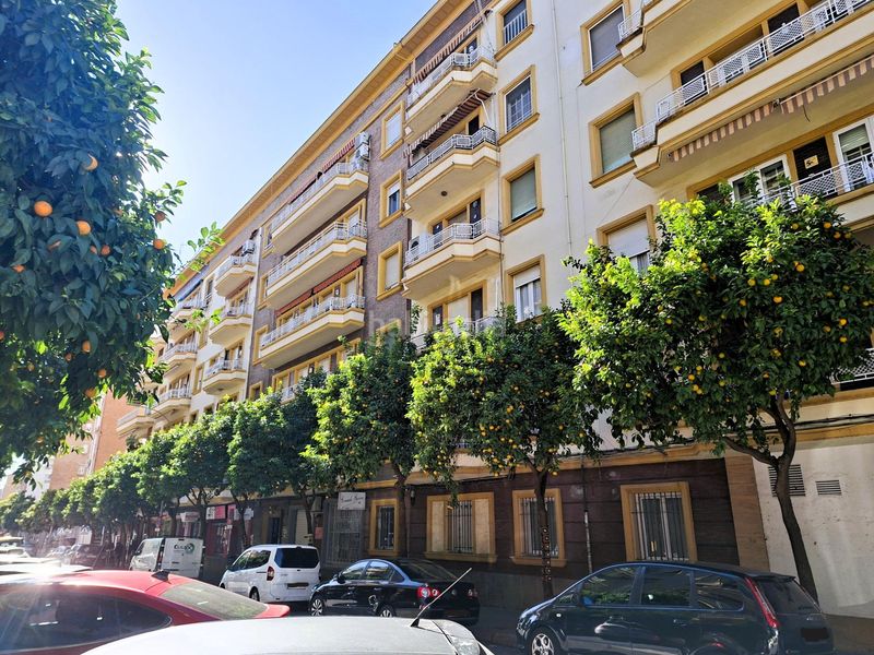 Foto a23a1f10-69fc-4202-9971-f834bd9e60f5. Pis amb calefacció a La Buhaira Sevilla
