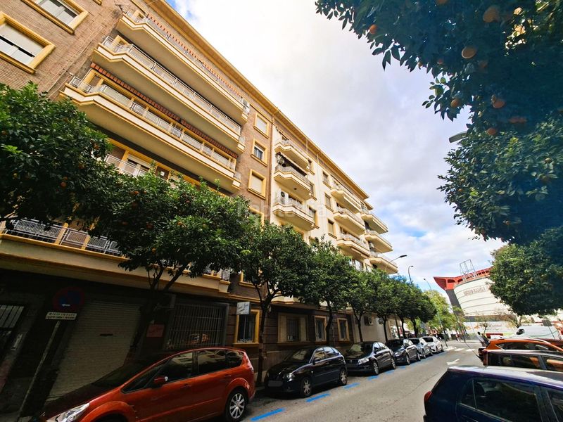 Foto c0de0d33-6a9a-48f9-8fe4-1af3bfb2aaf4. Pis amb calefacció a La Buhaira Sevilla