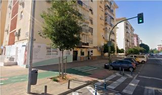 Pis a Parque Alcosa. Inmueble ocupadosin posesión. piso en venta en avda. ildefonso m