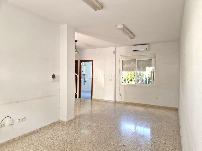 Foto 1714e6e5-45cf-4c9a-a31b-70a431d44247. Casa adossada amb calefacció a Umbrete