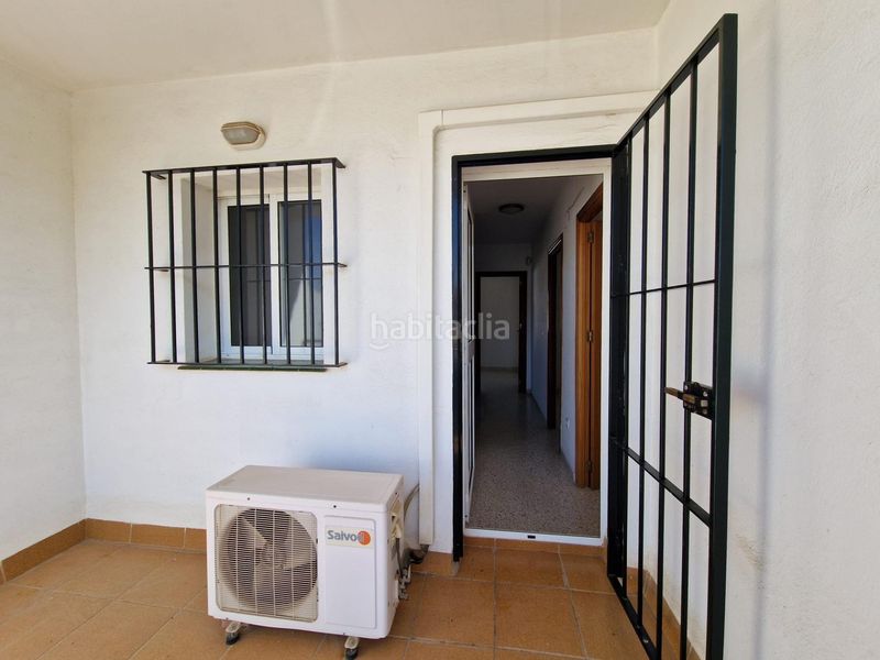 Foto 18ce6a7d-c9f2-41e9-96ae-2fac1b77a363. Casa adossada amb calefacció a Umbrete