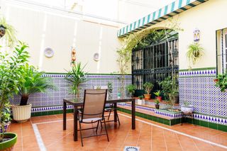 Rent House in La Paz. Casa con sotano en alcala de guadaíra