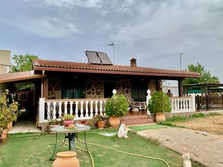 Chalet en Lora del Río. Magnifica oportunidad en lora del rio sevilla