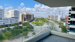 Affitto Appartamento  Avenida manuel clavero arévalo. Piso de tres dormitorios  dos garajes  terraza  piscina  metro