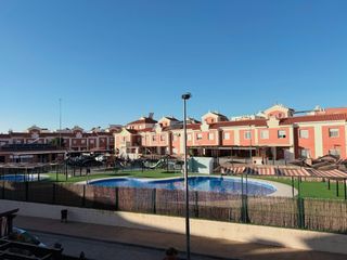 Casa adossada  Calle miguel hernandez. Espacio, confort y vida de club en cerro de los ingleses iii