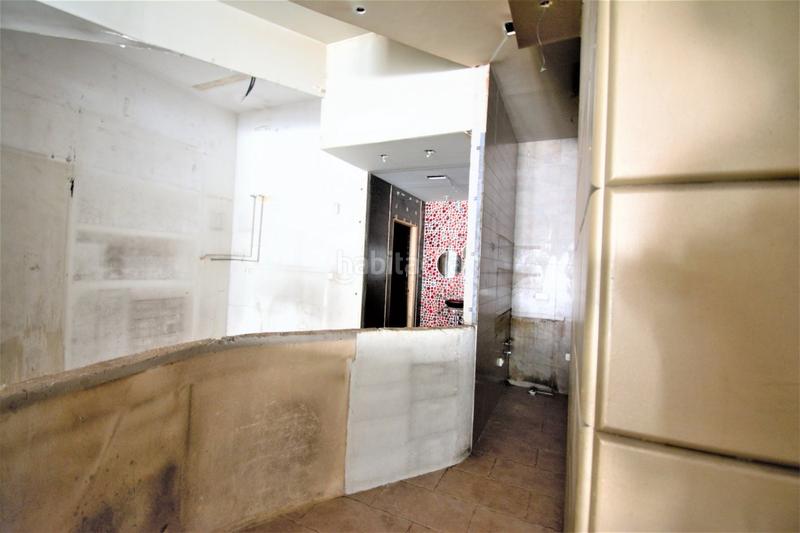 Foto f365adde-9914-442b-ad5d-974f35be8ff8. Alquiler local comercial  av. de las fuerzas armadas en Granada