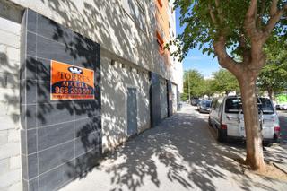 Lloguer Local Comercial a Carretera de Granada-La Alcazaba. Magnificos locales en alhendín!!