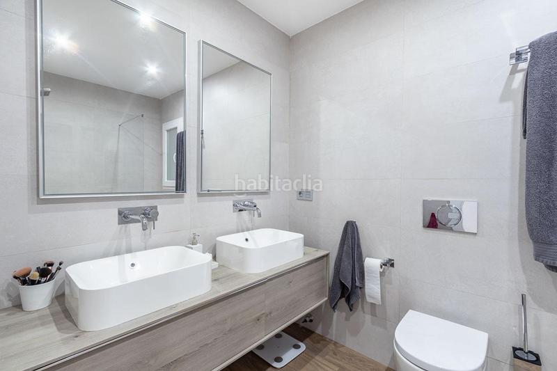 Foto 25abe5bd-e86e-485e-bc9f-84f3c8aca21c. Piso en plaza del campillo 5 magnifico piso reformado con todo lujo de detalles en pleno centro... plaza del campillo! en Granada