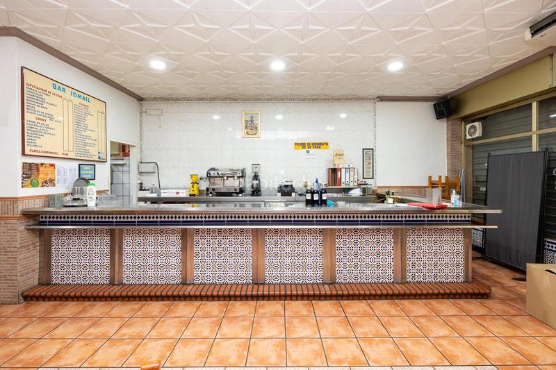 Foto facf087e-7be8-447d-8623-aa593bf72de8. Locale commerciale in Camino de Ronda Granada