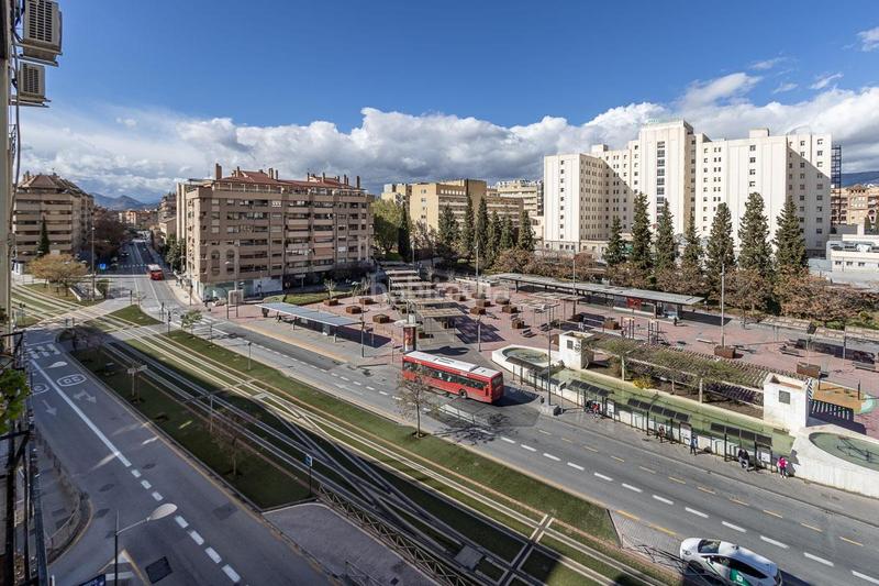 Foto 9a993a0c-3d6d-4d1c-aaf6-7e46c492f154. Alquiler piso rebajado gran piso en constitución en Granada