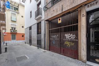 Parking coche en San Matías - Realejo. Garaje y trastero en el realejo