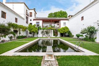 Mas à Pinos Puente. Cortijo del siglo xi en pinos puente