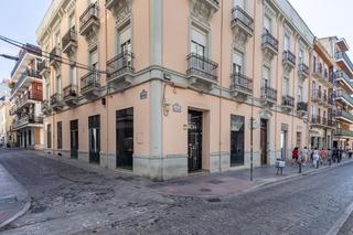 Lloguer Local Comercial a Fígares. Gran local en el centro de granada!!