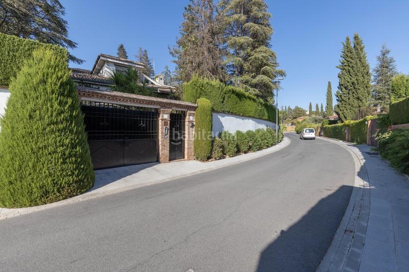 Foto cfbee4ea-4af8-495f-bf2f-3e3157d2d213. Chalet magnifico chalet con amplios jardines y piscina en cortijo del aire! en Albolote