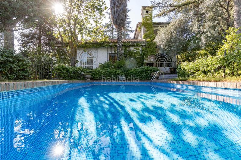 Foto db3794fa-ebd4-4221-ad36-2b9568a17dfa. Chalet magnifico chalet con amplios jardines y piscina en cortijo del aire! en Albolote