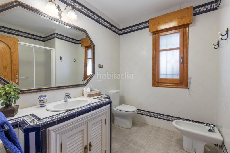 Foto f2e0dba3-dd4e-43dd-9546-5522ce3e8fa9. Chalet magnifico chalet con amplios jardines y piscina en cortijo del aire! en Albolote