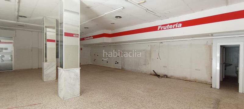 Foto 56d33641-2cf7-4951-83e7-f3d4b9df0dcb. Alquiler local comercial local en camino de ronda junto al helicoptero en Granada