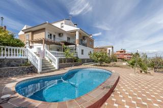 Xalet en Gjar. Chalet en gojar