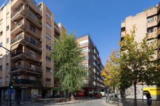 Pis  Calle trajano. Gran piso en plaza de menorca con plaza de garaje y trastero.