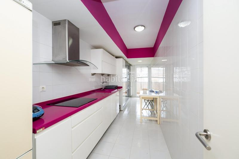 Foto 674e2ea8-bde2-4787-86a5-f6204fd385e6. Flat with heating parking in Camino de los Neveros - Serrallo Granada