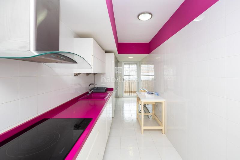 Foto fb2d8d2f-0d65-4bbf-b7bf-80d7e74d7a68. Flat with heating parking in Camino de los Neveros - Serrallo Granada