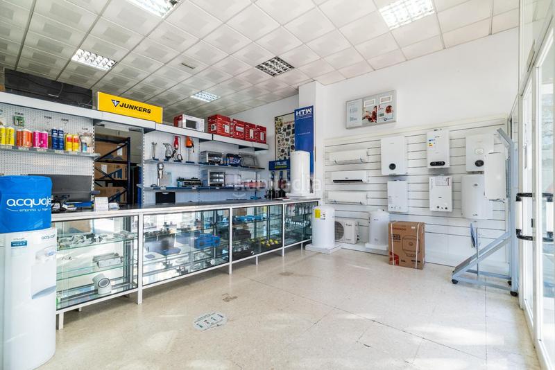 Foto 80e7e2f0-5a35-4cf9-8a75-8e8f057c6d00. Local commercial dans calle pdta francisco javier cob 18 dans Granada