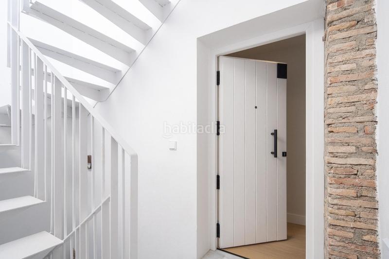 Foto d8d3c842-fe02-4e4c-8e1f-4064d7d9dc7d. Piso horno de vidrio, espino 1 c en Barrio de Albaicín Granada