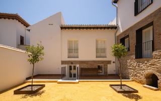 Flat in Barrio de Albaicín. Horno de vidrio, monte de piedad 7 y 9  b